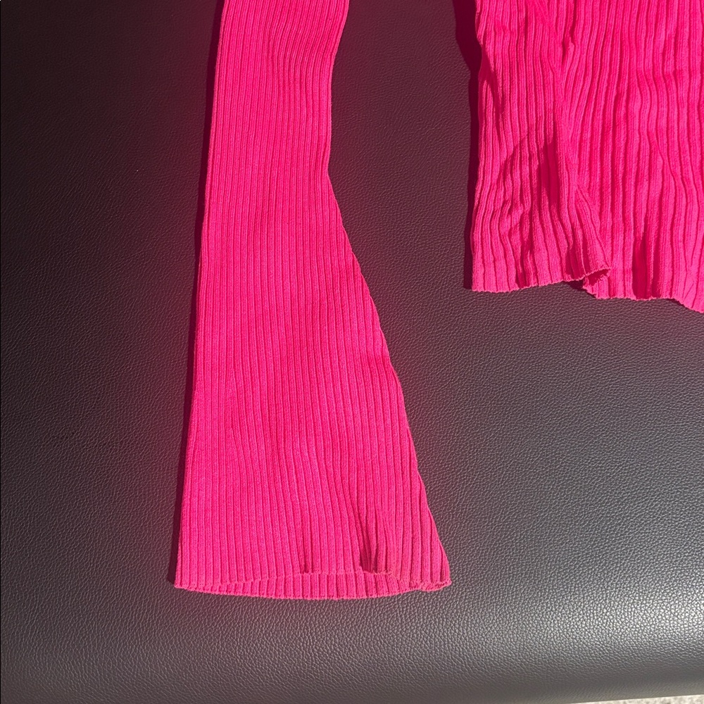 H&M Bright Pink Ribbed Knit Top - Picture 2 of 5